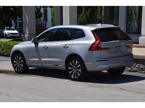 Used 2023 Volvo XC60 B5 Plus w/ Climate Package AWD/4WD image 6