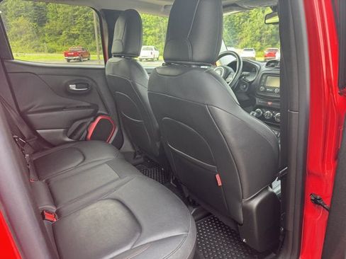 Used 2016 Jeep Renegade Trailhawk w/ Premium Trailhawk Package AWD/4WD image 14