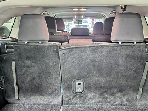 Used 2024 Toyota Highlander LE image 4