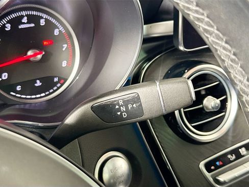 Used 2018 Mercedes-Benz GLC 300 4MATIC w/ Multimedia Package image 18