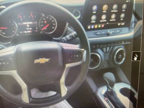 Used 2025 Chevrolet Blazer LT AWD/4WD image 10