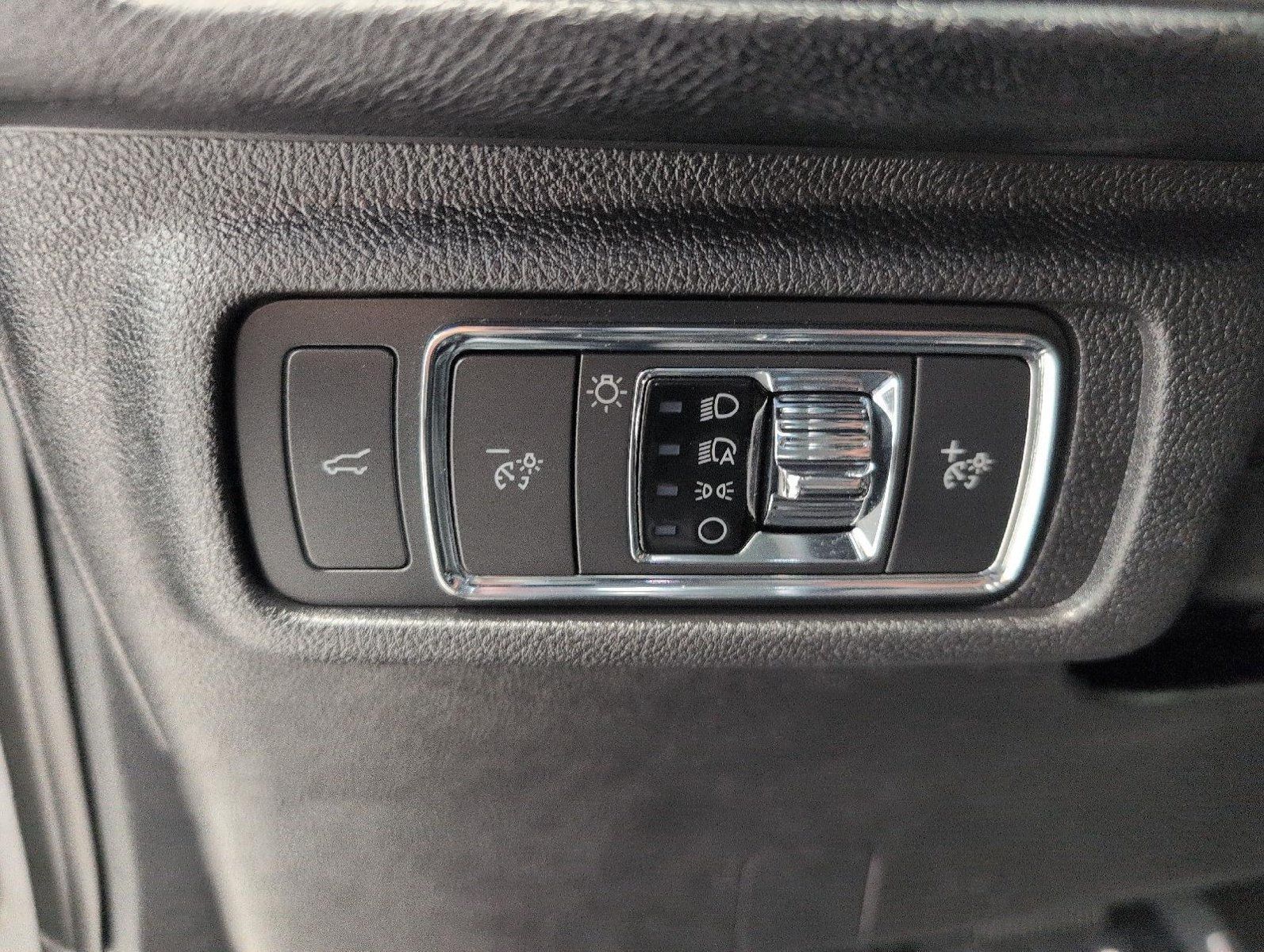 Used 2022 Lincoln Corsair AWD w/ Premium Package image 11