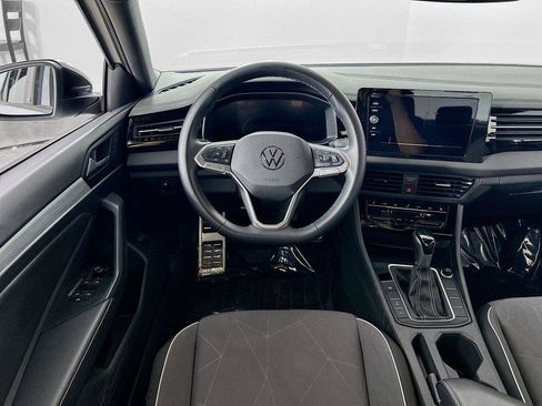 Certified 2025 Volkswagen Jetta Sport FWD image 21