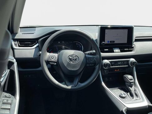 Used 2025 Toyota RAV4 XLE AWD/4WD image 17