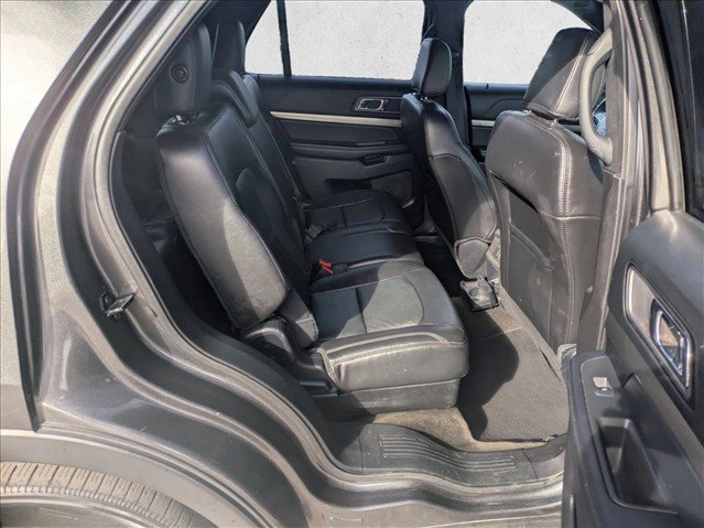 Used 2018 Ford Explorer XLT w/ Equipment Group 202A FWD image 16