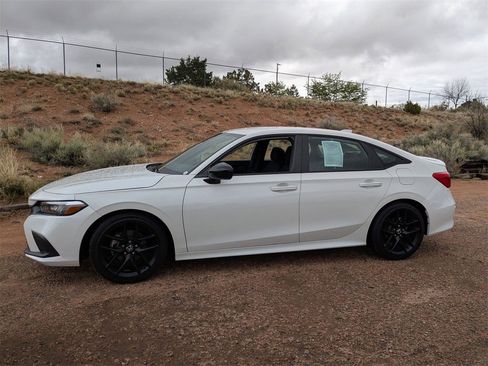 Used 2024 Honda Civic Sport image 9