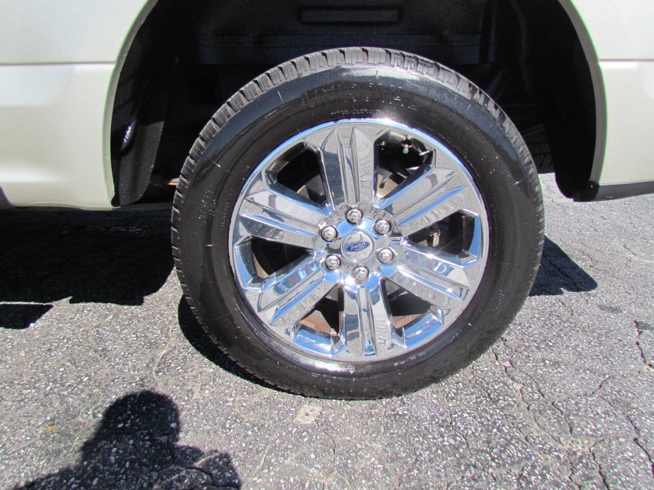 Used 2018 Ford F150 XLT w/ Equipment Group 302A Luxury AWD/4WD image 25
