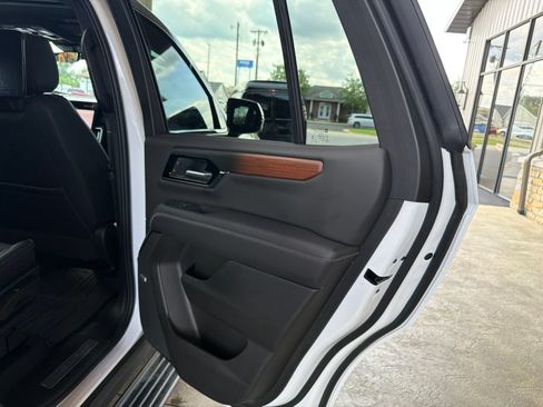 Used 2026 GMC Yukon Denali w/ Denali Reserve Package AWD/4WD image 6