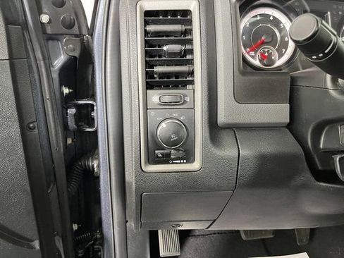Used 2018 RAM 1500 Express w/ Express Value Package AWD/4WD image 14