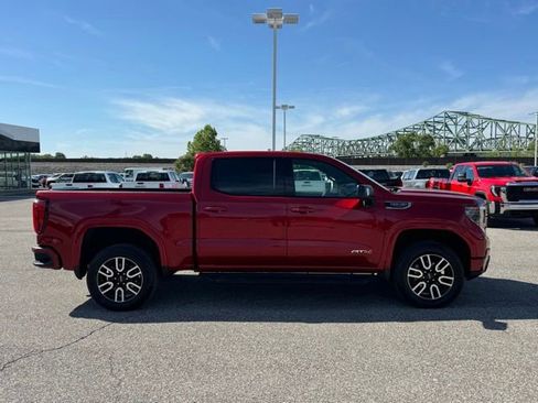 Used 2025 GMC Sierra 1500 AT4 w/ AT4 Premium Package AWD/4WD image 6