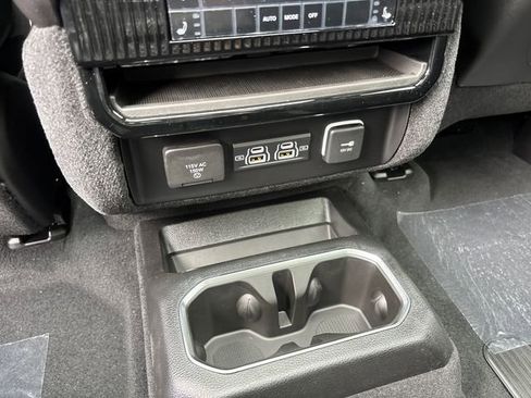 New 2026 Jeep Grand Wagoneer Limited AWD/4WD image 15