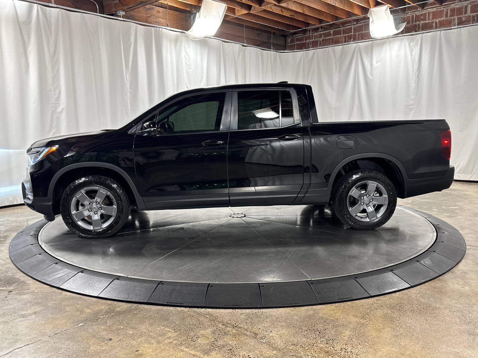 Certified 2024 Honda Ridgeline TrailSport image 6