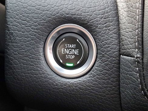 Used 2021 GMC Yukon XL Denali w/ Denali Ultimate Package image 22