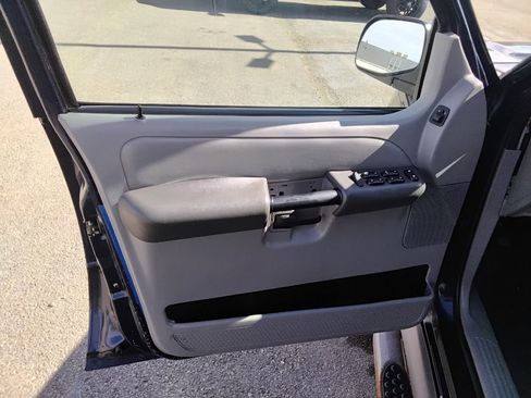 Used 2003 Ford Explorer Sport Trac XLS image 9