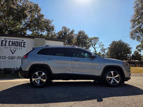 Used 2019 Jeep Cherokee Limited image 6