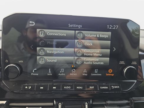 Used 2025 Nissan Pathfinder SL FWD image 21