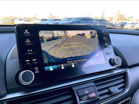 Used 2020 Honda Accord Touring image 25