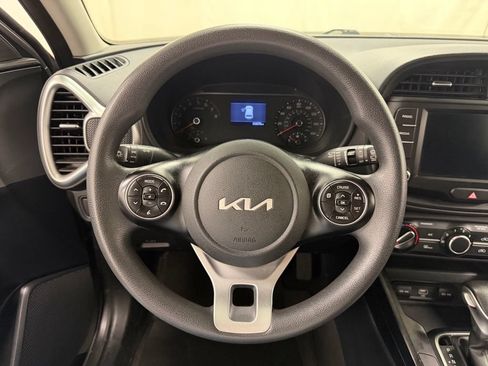 Used 2022 Kia Soul LX FWD image 22