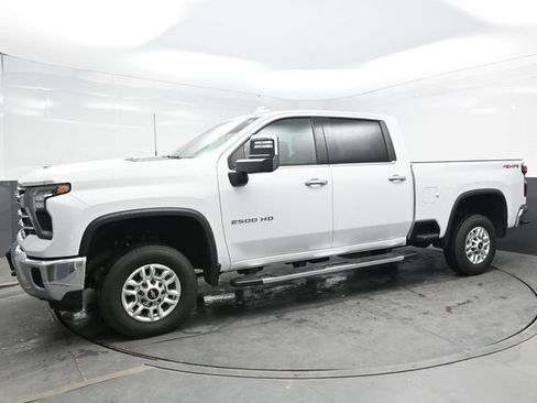 Used 2024 Chevrolet Silverado 2500 LTZ AWD/4WD image 3