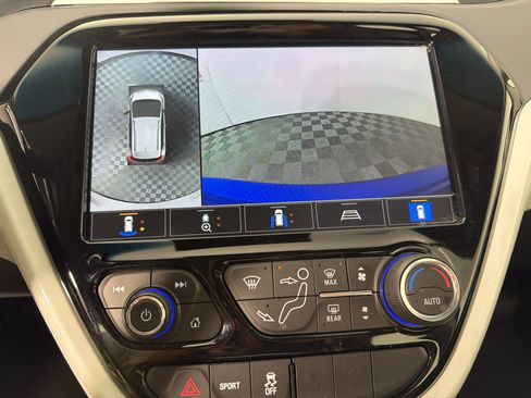 Used 2020 Chevrolet Bolt Premier w/ Infotainment Package FWD image 21