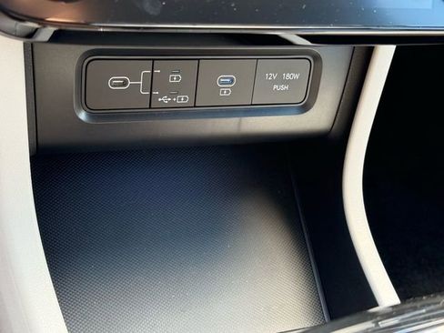 New 2025 Hyundai Tucson Limited image 19