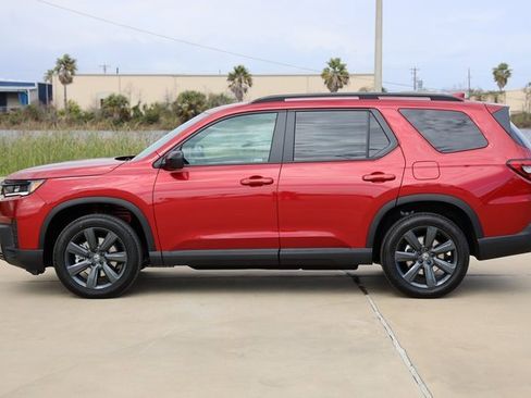New 2026 Honda Pilot Sport image 5