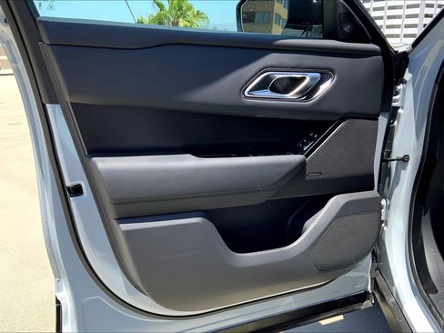 New 2026 Land Rover Range Rover Velar Dynamic SE image 11