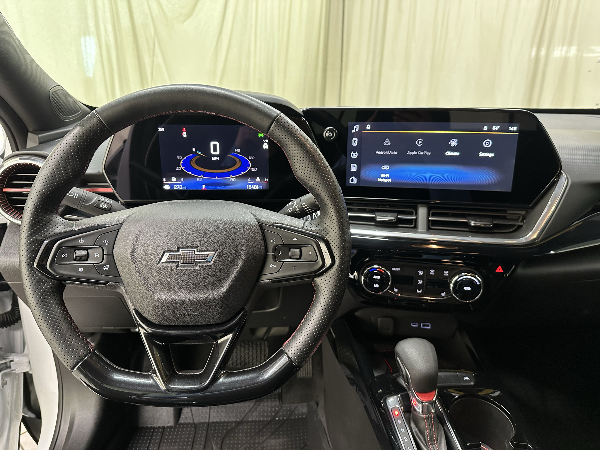 Used 2025 Chevrolet Trax RS w/ Sunroof Package FWD image 30