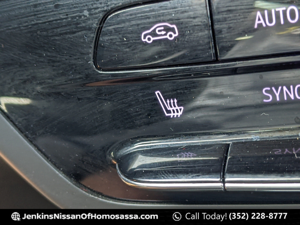 Used 2023 Buick Envision Preferred FWD image 39