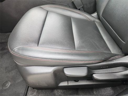 Certified 2024 Chevrolet Trax RS w/ Sunroof Package image 23