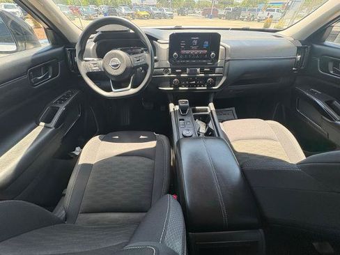 Used 2023 Nissan Pathfinder S AWD/4WD image 13
