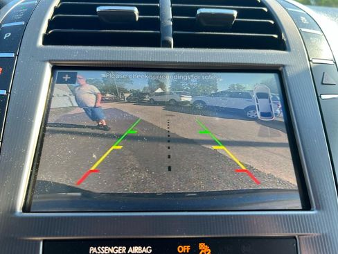 Used 2017 Lincoln MKZ Reserve FWD image 12