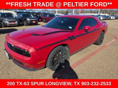 Used 2015 Dodge Challenger SXT w/ Driver Convenience Group image 3