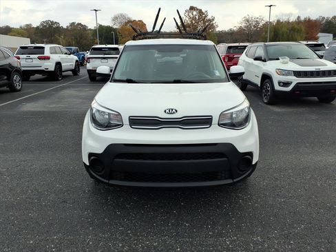 Used 2019 Kia Soul Base image 2