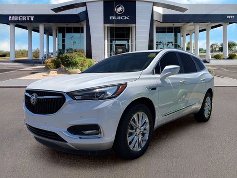 Used 2018 Buick Enclave Premium w/ Experience Buick Package FWD image 4