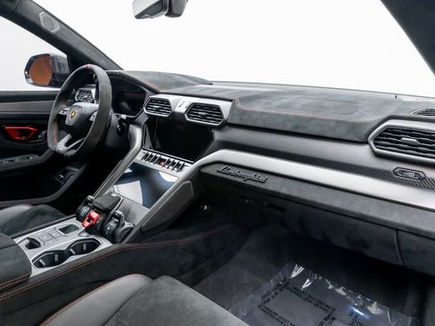 Used 2023 Lamborghini Urus Performante image 54