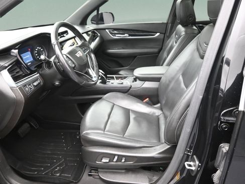 Used 2022 Cadillac XT6 Premium Luxury w/ Technology Package image 38