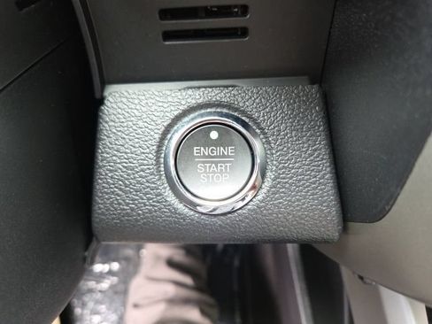Used 2018 Ford F150 Lariat w/ Equipment Group 502A Luxury AWD/4WD image 12