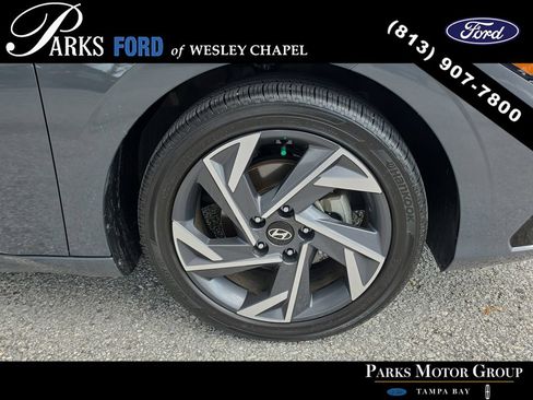 Used 2025 Hyundai Elantra SEL FWD image 30
