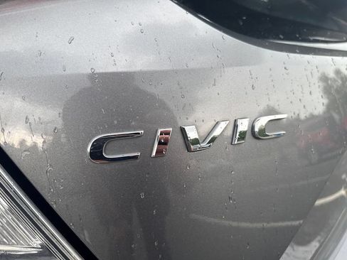 Used 2018 Honda Civic EX image 32
