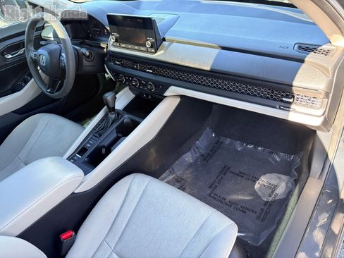 Used 2023 Honda Accord EX image 30