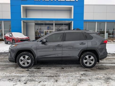 Used 2022 Toyota RAV4 XLE image 2