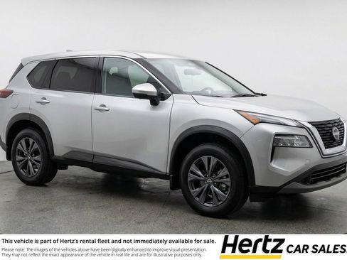 Used 2025 Nissan Rogue SV image 1