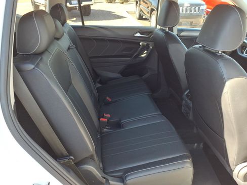 Certified 2024 Volkswagen Tiguan SE image 13