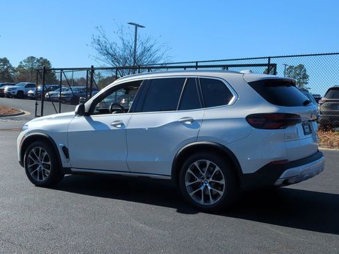 Certified 2024 BMW X5 xDrive40i w/ Premium Package image 8