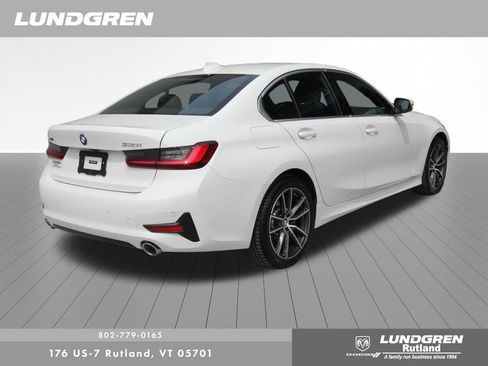 Used 2022 BMW 330i xDrive 330i xDrive w/ Premium Package image 3