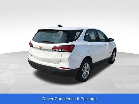 Used 2022 Chevrolet Equinox LS w/ Driver Confidence II Package AWD/4WD image 2
