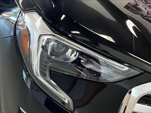 Used 2019 GMC Terrain SLT w/ Infotainment Package II AWD/4WD image 26