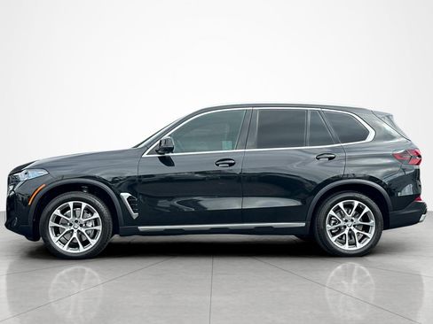 Used 2024 BMW X5 sDrive40i w/ Premium Package RWD image 2
