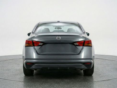 Used 2025 Nissan Altima 2.5 SV FWD image 7